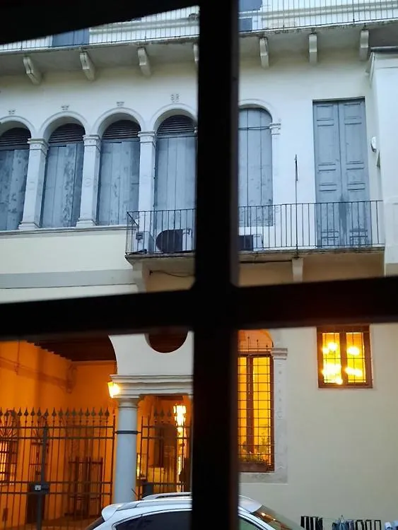 Mini Contra' Dei Servi - Vicenza Apartment Italy